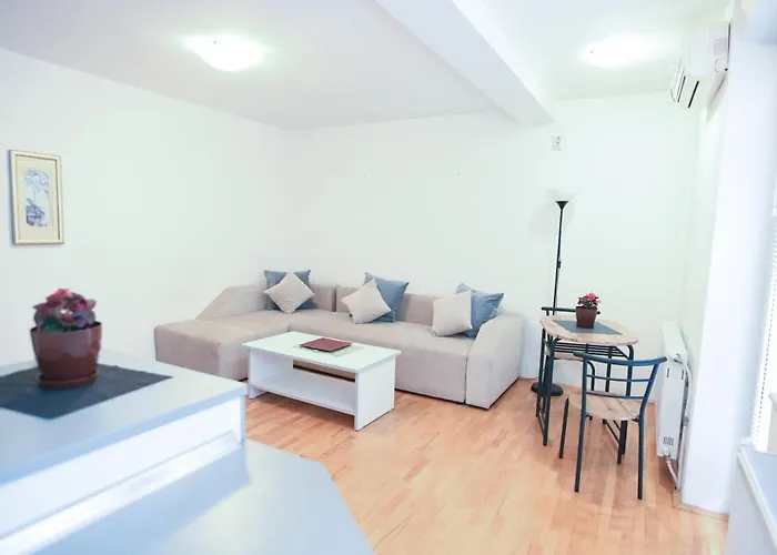 Elena Apartment