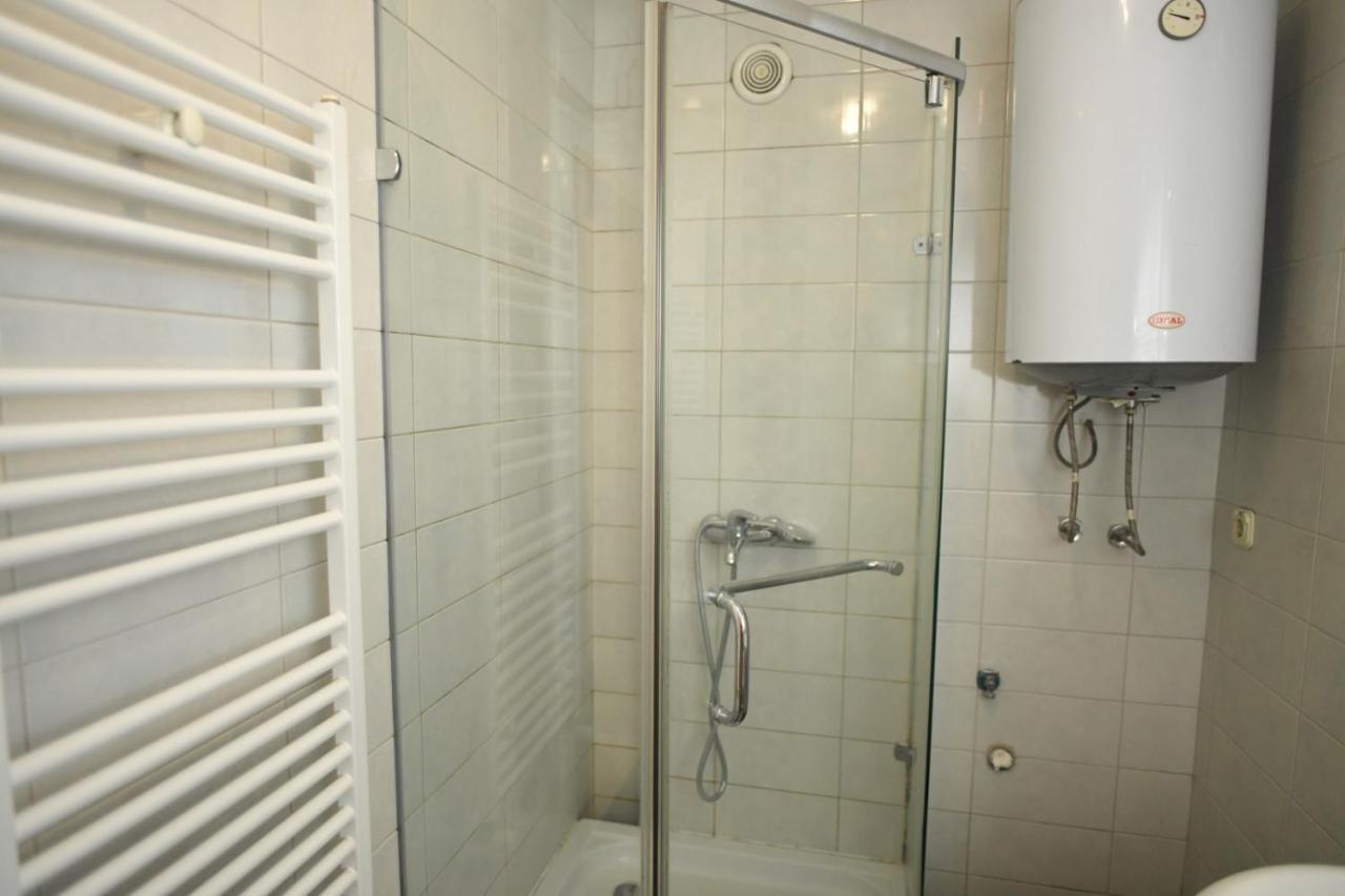 Elena Apartman *